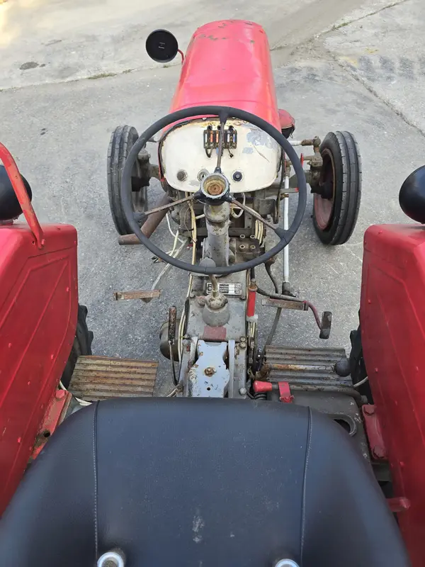 ÖVG Versteigerungen - Baumaschinen + Oldtimer - Traktor Lindner Junior