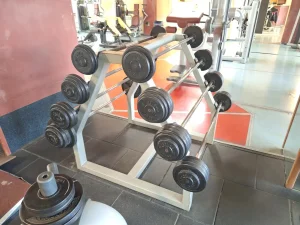 Fitnessstudio Betriebsauflösung - großes Studio - Cardio / Kraft / Spinning und allerhand Zubehör