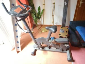 Fitnessstudio Betriebsauflösung - großes Studio - Cardio / Kraft / Spinning und allerhand Zubehör