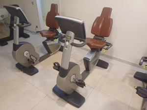 Fitnessstudio Betriebsauflösung - großes Studio - Cardio / Kraft / Spinning und allerhand Zubehör