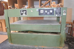 Fitnessstudio Betriebsauflösung - großes Studio - Cardio / Kraft / Spinning und allerhand Zubehör