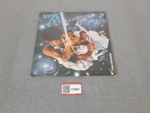 Betonzäune / Granitsteiner / Gartendeko