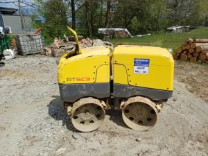 Baumaschinen + Nutzfahrzeuge + Lagerware