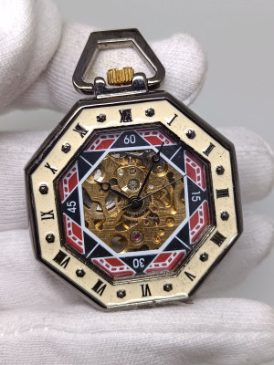 Art. 558304