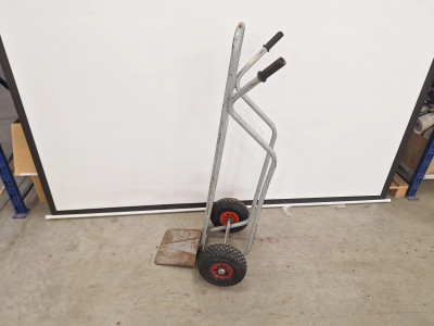 Art. 582666