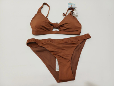 Art. 589954