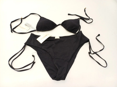 Art. 589955